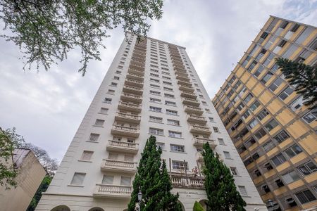 Apartamento à venda com 130m², 3 quartos e 1 vaga Apartamento à venda com 130m², 3 quartos e 1 vagaFachada