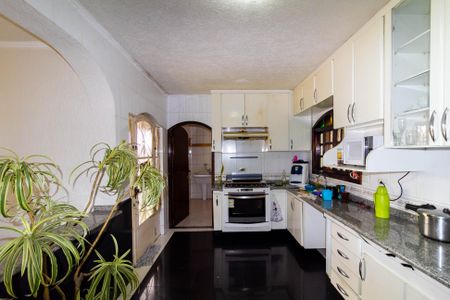 Casa para alugar com 377m², 3 quartos e 4 vagasCozinha