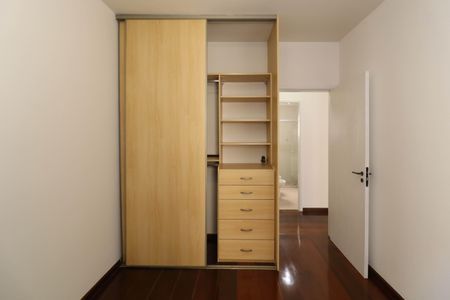 Apartamento para alugar com 108m², 3 quartos e 2 vagasQuarto 2