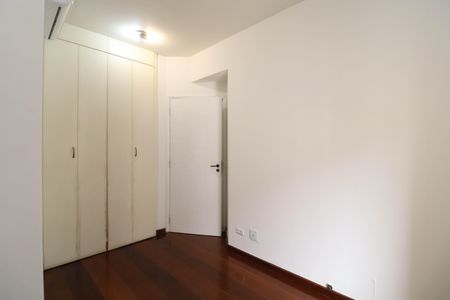 Apartamento para alugar com 108m², 3 quartos e 2 vagasSuíte