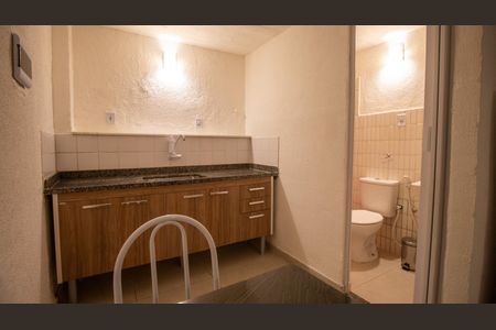 Cozinha de apartamento para alugar com 1 quarto, 25m² em Cidade Nova, Rio de Janeiro