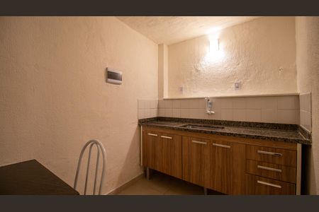 Cozinha de apartamento para alugar com 1 quarto, 25m² em Cidade Nova, Rio de Janeiro
