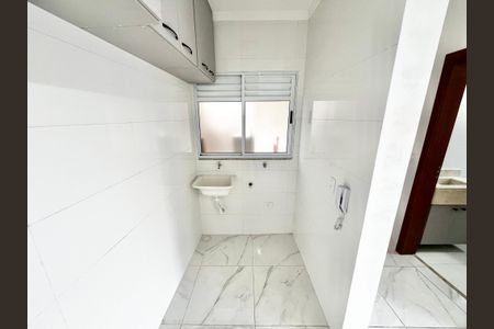 Apartamento à venda com 77m², 2 quartos e 2 vagasCozinha e Área de Serviço