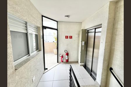 Apartamento à venda com 77m², 2 quartos e 2 vagasHall