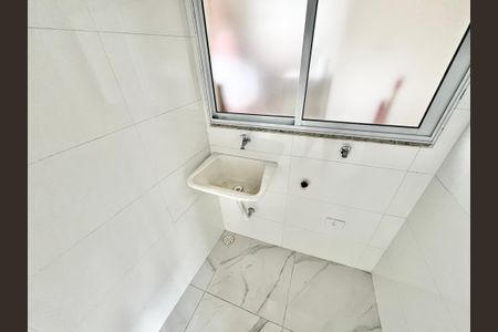 Apartamento à venda com 77m², 2 quartos e 2 vagasCozinha e Área de Serviço