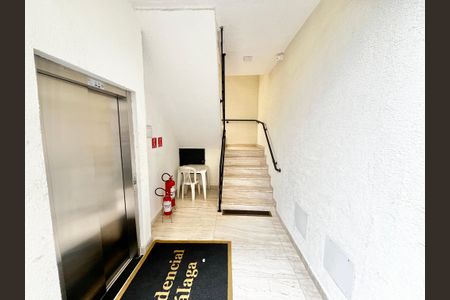 Apartamento à venda com 77m², 2 quartos e 2 vagasHall de entrada
