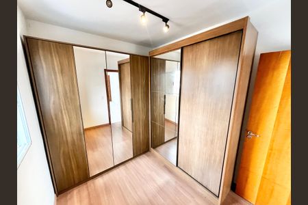 Apartamento à venda com 77m², 2 quartos e 2 vagasQuarto 2
