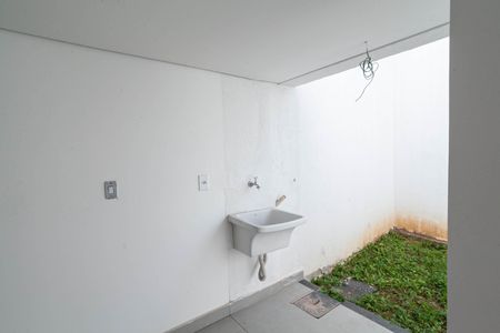 Casa à venda com 150m², 3 quartos e 2 vagas Casa à venda com 150m², 3 quartos e 2 vagasQuintal