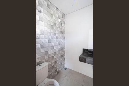 Casa à venda com 150m², 3 quartos e 2 vagas Casa à venda com 150m², 3 quartos e 2 vagasBanheiro da suíte