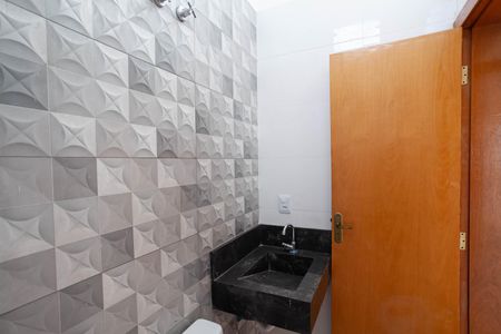 Casa à venda com 150m², 3 quartos e 2 vagas Casa à venda com 150m², 3 quartos e 2 vagasBanheiro social