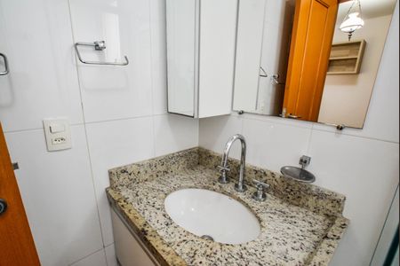 Apartamento à venda com 127m², 3 quartos e 3 vagasBanheiro da Suíte 1