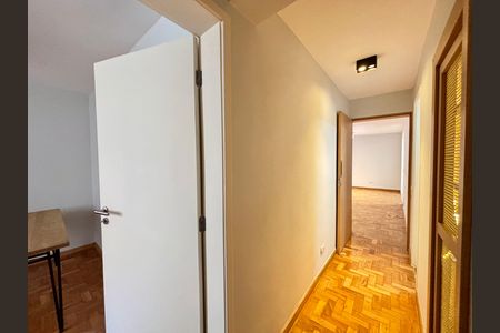 Corredor de apartamento para alugar com 2 quartos, 94m² em Cerqueira César, São Paulo