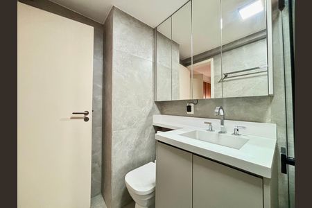 Banheiro Suite de apartamento para alugar com 2 quartos, 94m² em Cerqueira César, São Paulo