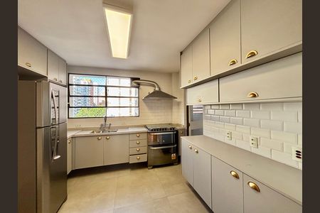 Cozinha  de apartamento para alugar com 2 quartos, 94m² em Cerqueira César, São Paulo