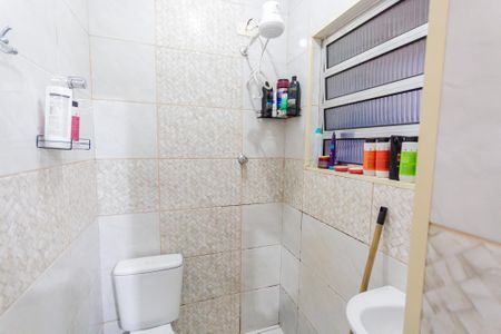 Casa à venda com 170m², 2 quartos e 2 vagas Casa à venda com 170m², 2 quartos e 2 vagasBanheiro do Terraço