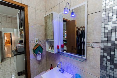 Casa à venda com 170m², 2 quartos e 2 vagas Casa à venda com 170m², 2 quartos e 2 vagasBanheiro