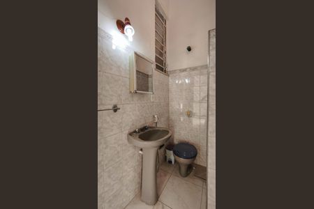 Casa à venda com 65m², 2 quartos e sem vagaBanheiro Corredor