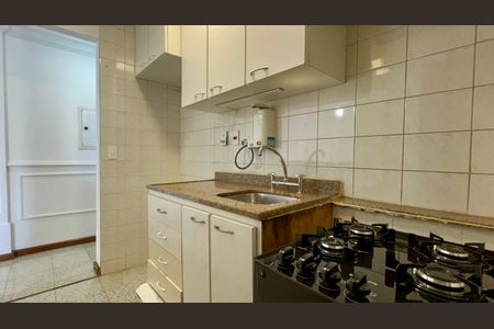 Apartamento à venda com 61m², 2 quartos e 2 vagasCozinha