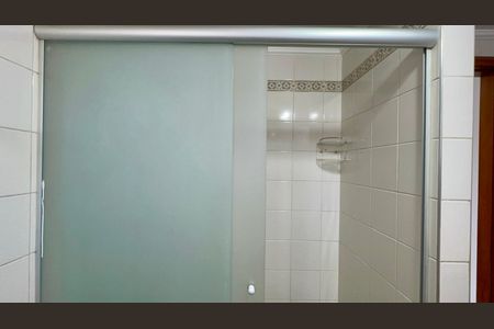 Apartamento à venda com 61m², 2 quartos e 2 vagasBanheiro da Suíte