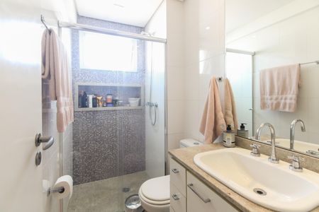 Apartamento à venda com 158m², 3 quartos e 4 vagas Apartamento à venda com 158m², 3 quartos e 4 vagasBanheiro Suíte 3