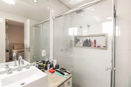 Apartamento à venda com 158m², 3 quartos e 4 vagas Apartamento à venda com 158m², 3 quartos e 4 vagasBanheiro Suíte 1