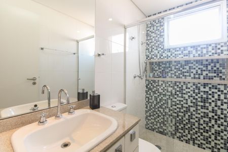 Apartamento à venda com 158m², 3 quartos e 4 vagas Apartamento à venda com 158m², 3 quartos e 4 vagasBanheiro Suíte 2