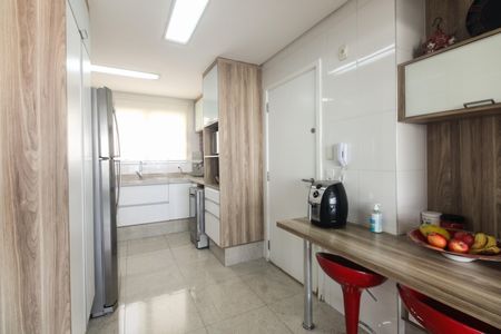 Apartamento à venda com 158m², 3 quartos e 4 vagas Apartamento à venda com 158m², 3 quartos e 4 vagasCozinha