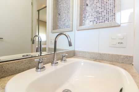 Apartamento à venda com 158m², 3 quartos e 4 vagas Apartamento à venda com 158m², 3 quartos e 4 vagasBanheiro Suíte 3