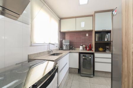 Apartamento à venda com 158m², 3 quartos e 4 vagas Apartamento à venda com 158m², 3 quartos e 4 vagasCozinha