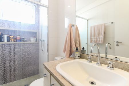 Apartamento à venda com 158m², 3 quartos e 4 vagas Apartamento à venda com 158m², 3 quartos e 4 vagasBanheiro Suíte 3