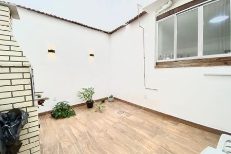 Casa de condomínio para alugar com 216m², 3 quartos e 1 vagaVaranda