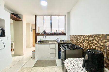 Casa de condomínio para alugar com 216m², 3 quartos e 1 vagaCozinha