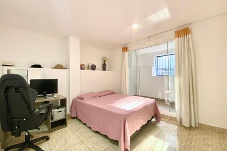 Casa de condomínio para alugar com 216m², 3 quartos e 1 vagaQuarto 1