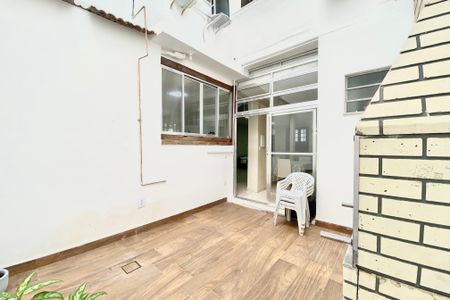 Casa de condomínio para alugar com 216m², 3 quartos e 1 vagaVaranda