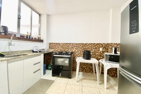 Casa de condomínio para alugar com 216m², 3 quartos e 1 vagaCozinha