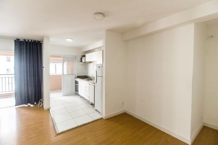 Sala de apartamento para alugar com 1 quarto, 51m² em Empresarial 18 do Forte, Barueri