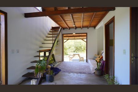 Sala de casa para alugar com 1 quarto, 60m² em São João do Rio Vermelho, Florianópolis