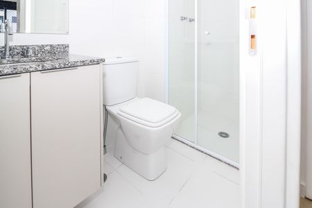 Apartamento para alugar com 63m², 2 quartos e 1 vaga Apartamento para alugar com 63m², 2 quartos e 1 vagaBanheiro social