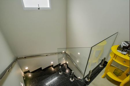 Escada de casa para alugar com 3 quartos, 250m² em Parque das Nações, Santo André