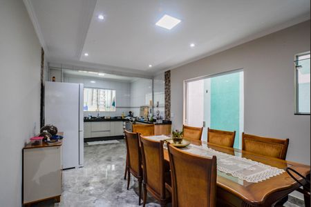 Casa para alugar com 250m², 3 quartos e 4 vagas Casa para alugar com 250m², 3 quartos e 4 vagasSala de Jantar