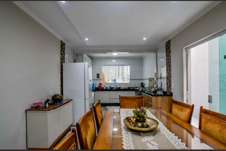 Casa para alugar com 250m², 3 quartos e 4 vagas Casa para alugar com 250m², 3 quartos e 4 vagasSala de Jantar