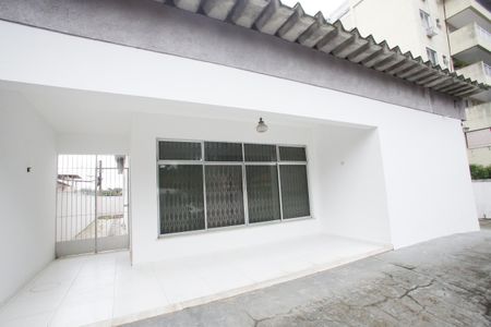 Casa à venda com 160m², 3 quartos e 3 vagasVaranda da Frente