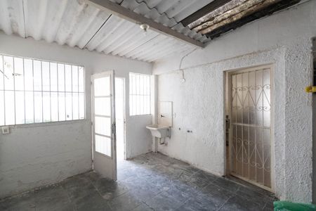 Casa para alugar com 120m², 2 quartos e 6 vagas Casa para alugar com 120m², 2 quartos e 6 vagasCozinha e Área de Serviço