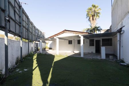 Casa para alugar com 120m², 2 quartos e 6 vagas Casa para alugar com 120m², 2 quartos e 6 vagasÁrea externa