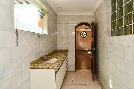 Casa para alugar com 480m², 5 quartos e 4 vagasBanheiro Social