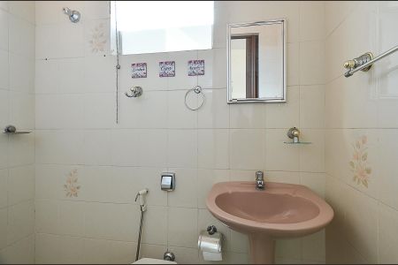 Casa para alugar com 480m², 5 quartos e 4 vagasBanheiro Suíte 1