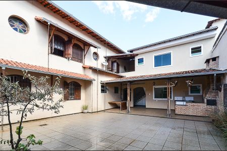 Casa para alugar com 480m², 5 quartos e 4 vagasÁrea externa