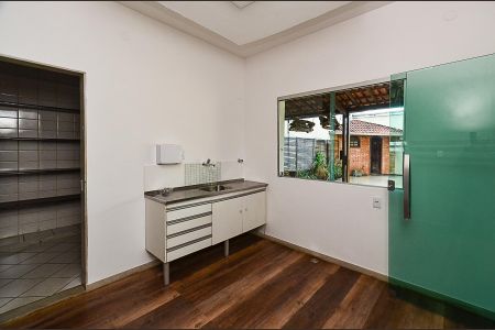 Casa para alugar com 480m², 5 quartos e 4 vagasCozinha Externa