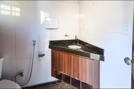 Lavabo  de casa para alugar com 5 quartos, 480m² em Santa Cruz, Belo Horizonte