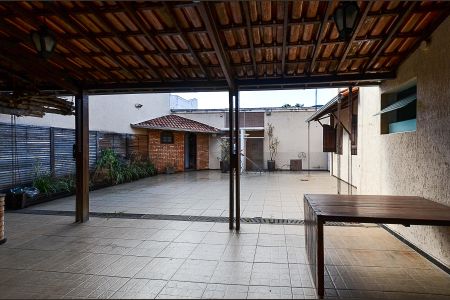 Casa para alugar com 480m², 5 quartos e 4 vagasÁrea externa